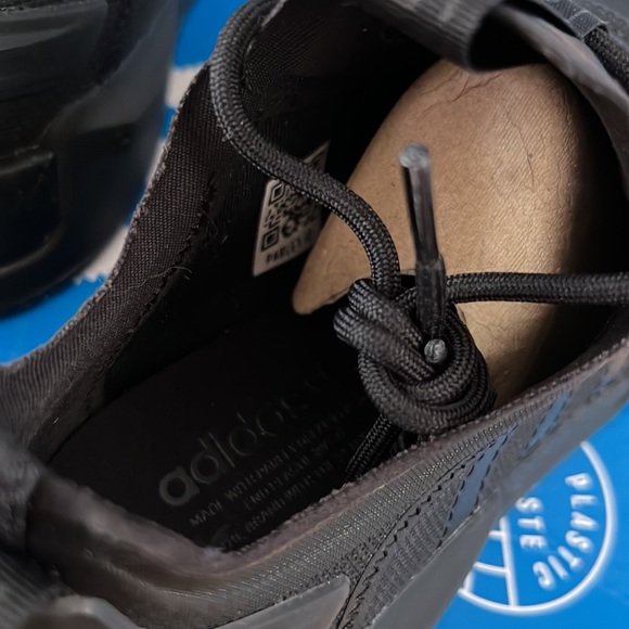 NIB Adidas NMD V3 - Picture 10 of 13